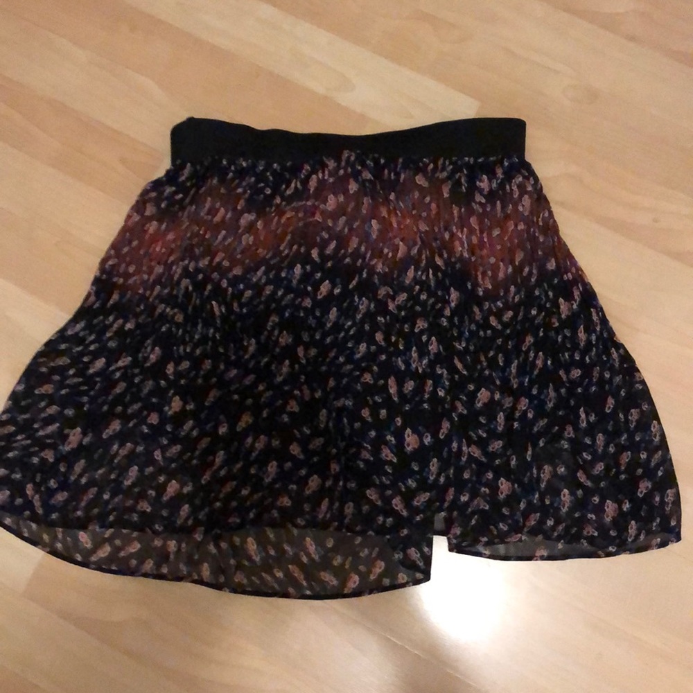 Soft pleated BCBG skirt
